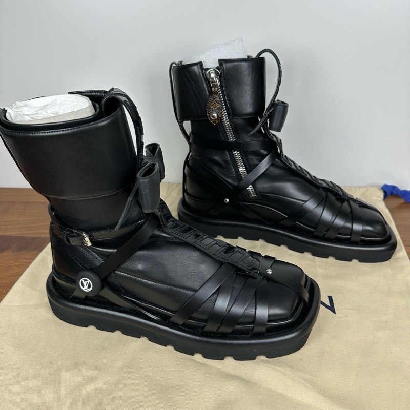 閒置新LV路易威登Square Pillow系列輕便舒適時尚休閒短靴，女款，黑色35碼一-3