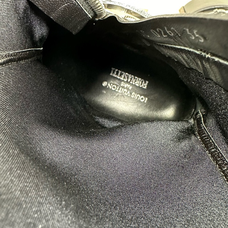 閒置新LV路易威登Square Pillow系列輕便舒適時尚休閒短靴，女款，黑色35碼一-5