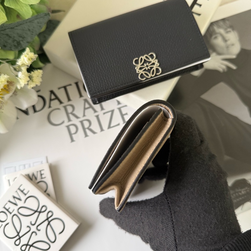 Anagram 銀色標誌粒紋牛皮釦式卡片夾/名片夾(沙色)-4