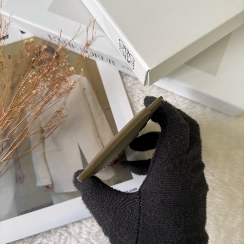 Anagram 卵石紋小牛皮純色卡夾(灰褐色)-2