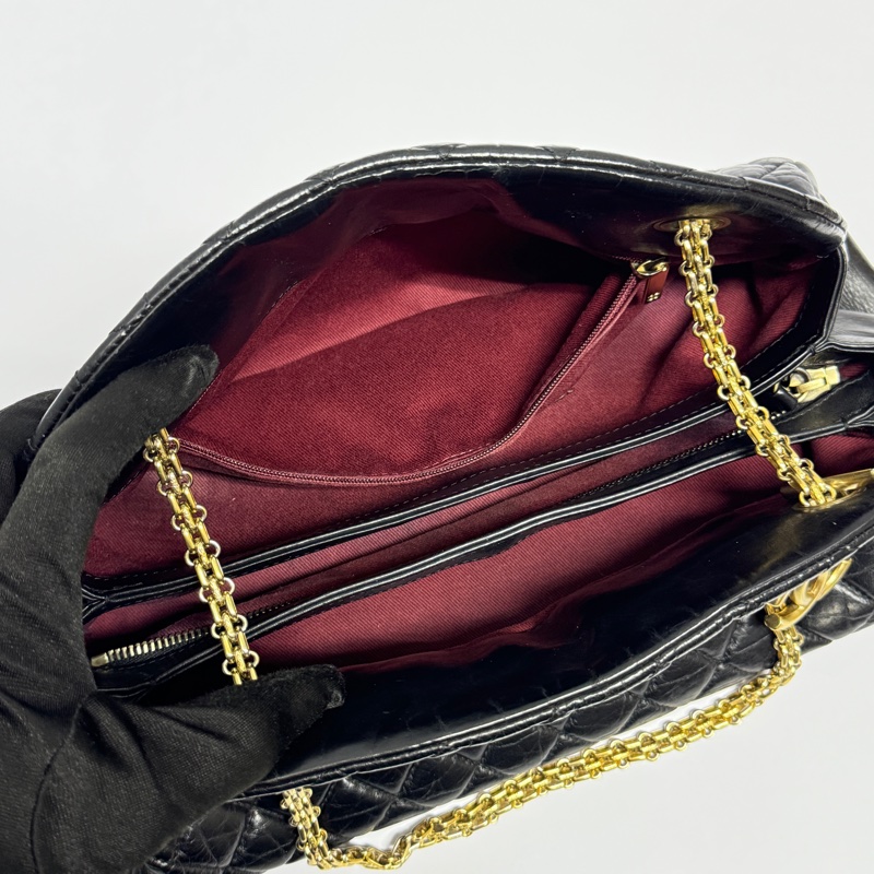 【極新🎁】 Chanel 黑金皺紋牛皮 小號 保齡球包 （專櫃22.6萬）-16