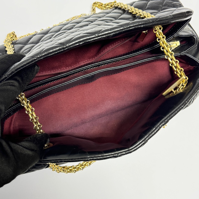 【極新🎁】 Chanel 黑金皺紋牛皮 小號 保齡球包 （專櫃22.6萬）-19