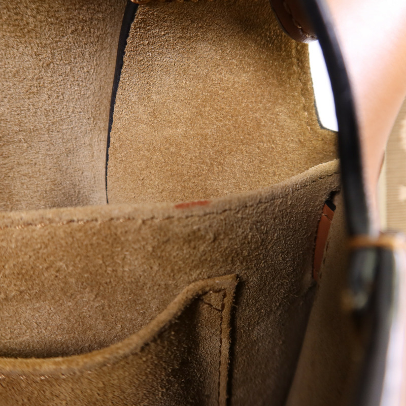 LOEWE 牛皮皮革Gate Small金扣肩背袋-11