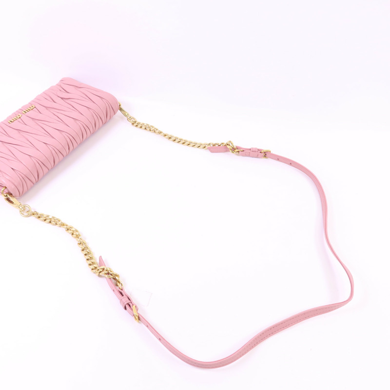 Miu Miu 羊皮皮革Chain Shoulder金扣肩背袋-4