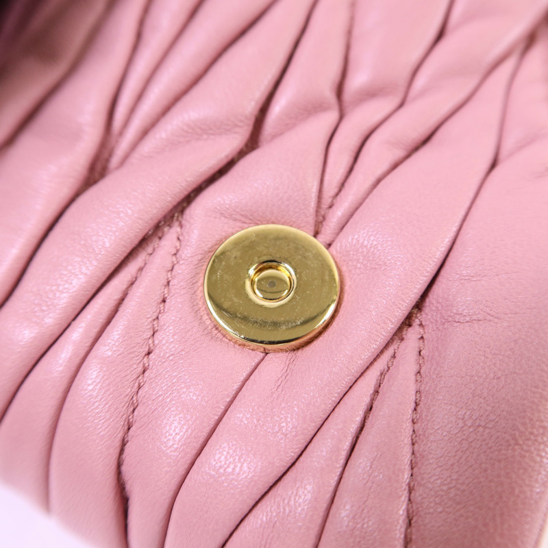 Miu Miu 羊皮皮革Chain Shoulder金扣肩背袋-8