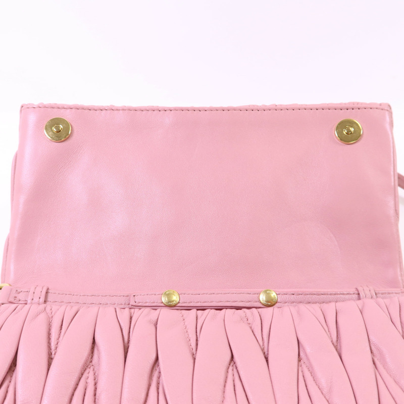 Miu Miu 羊皮皮革Chain Shoulder金扣肩背袋-11