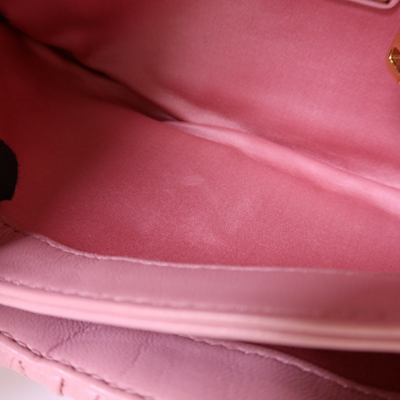 Miu Miu 羊皮皮革Chain Shoulder金扣肩背袋-18