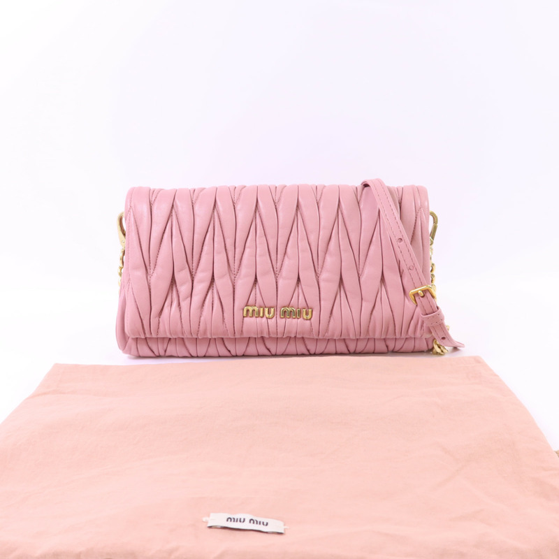 Miu Miu 羊皮皮革Chain Shoulder金扣肩背袋-19