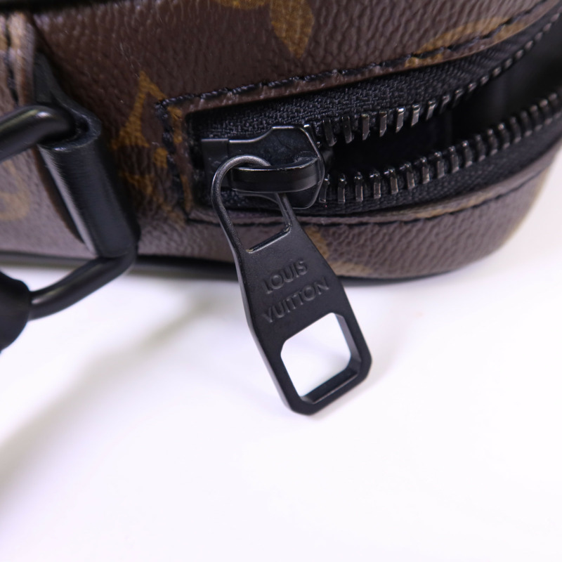 LOUIS VUITTON Monogram Macassar Christopher Wearable Wallet肩背袋-8