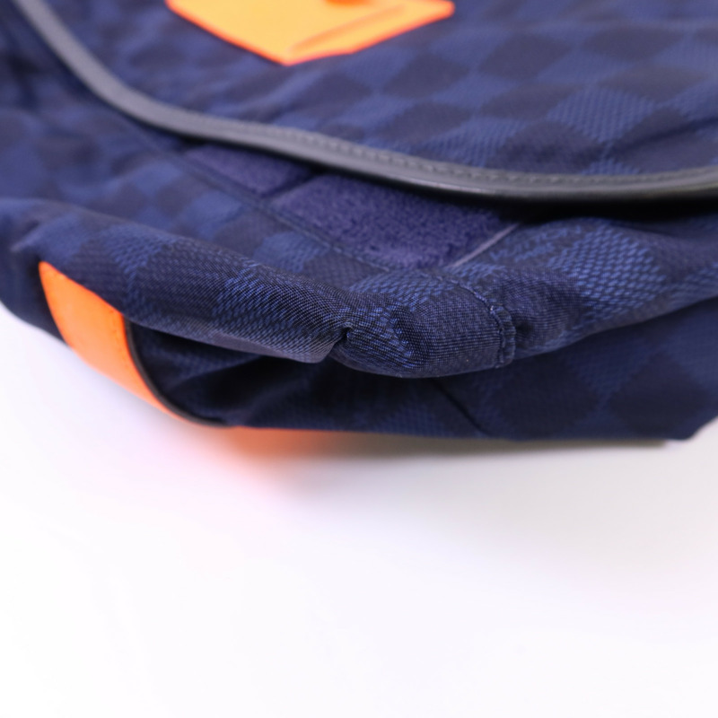 LOUIS VUITTON Damier Challenge LV Cup  Messenger Bag肩背袋-9