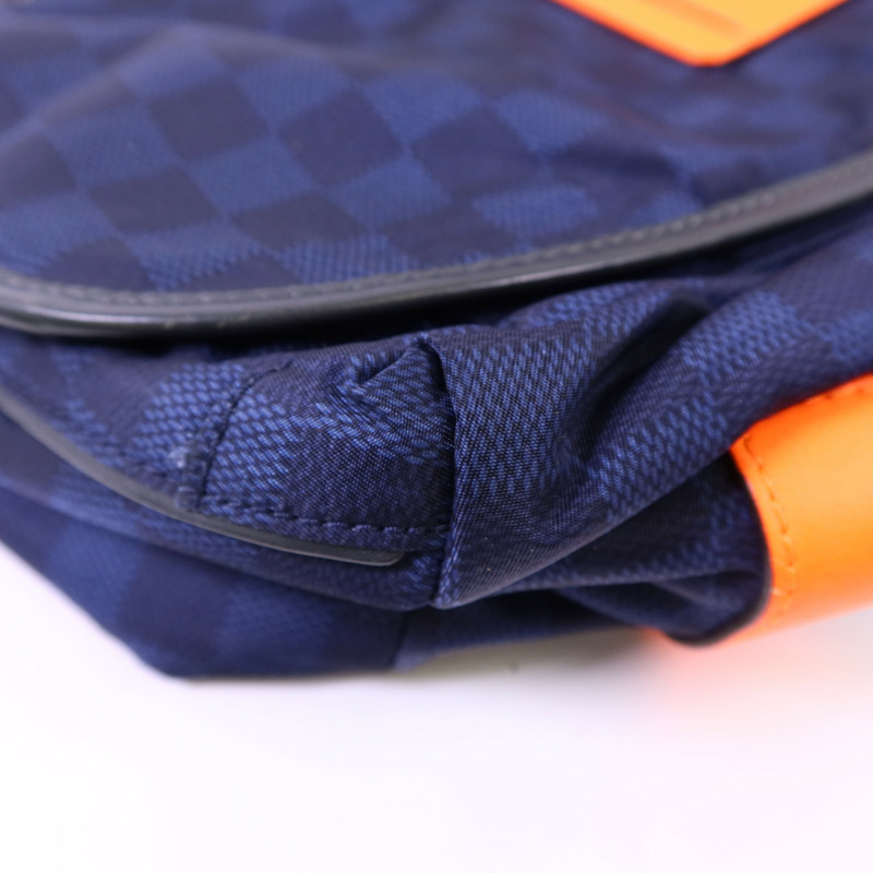 LOUIS VUITTON Damier Challenge LV Cup  Messenger Bag肩背袋-10