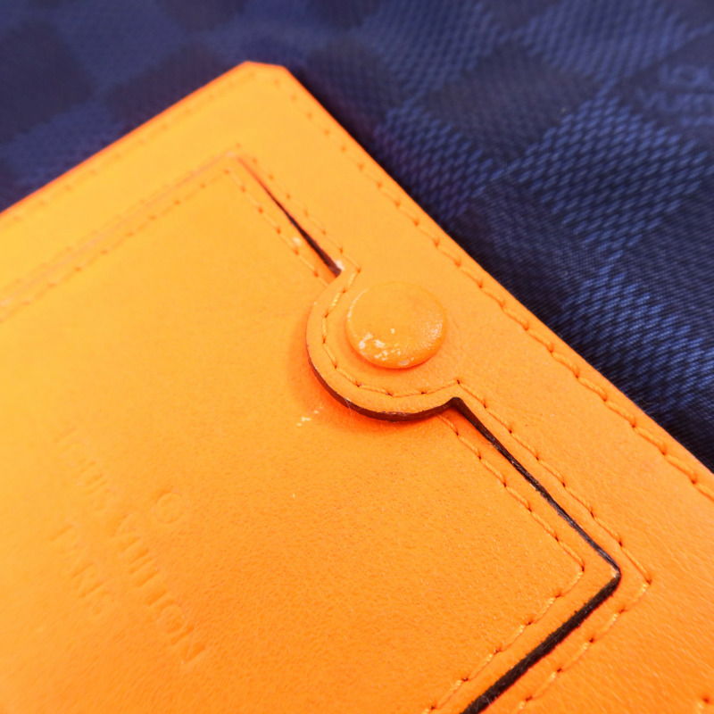 LOUIS VUITTON Damier Challenge LV Cup  Messenger Bag肩背袋-17