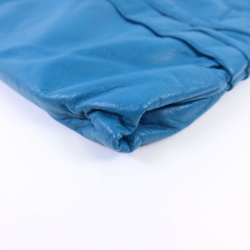 Miu Miu 牛皮皮革Clutch Bag金扣手拿包-11