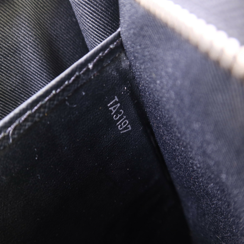 LOUIS VUITTON Damier Graphite Pochette Voyage MM銀扣手拿包-6