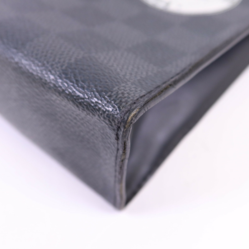 LOUIS VUITTON Damier Graphite Pochette Voyage MM銀扣手拿包-11