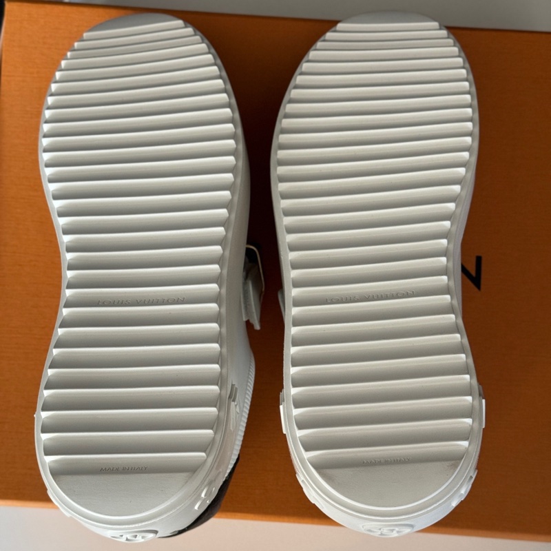 99新LV ss23 time out系列藍魔術貼系帶休閒鞋 39.5碼 一-6