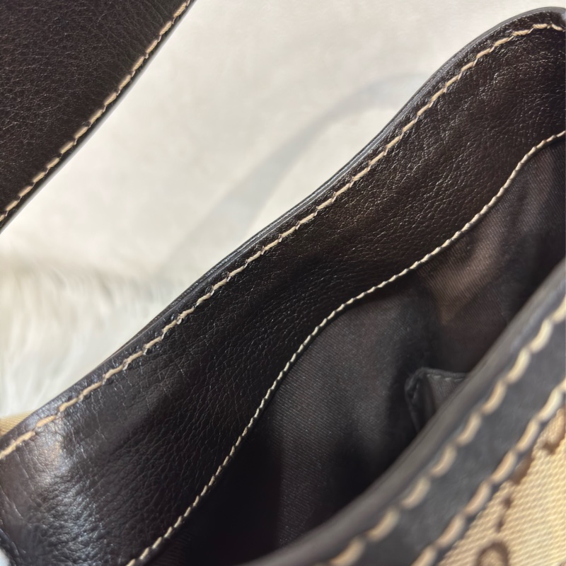 GUCCI 233608 GG LOGO 綠紅綠織帶 老花字紋緹花布 咖啡牛皮 肩背包 HOBO-36