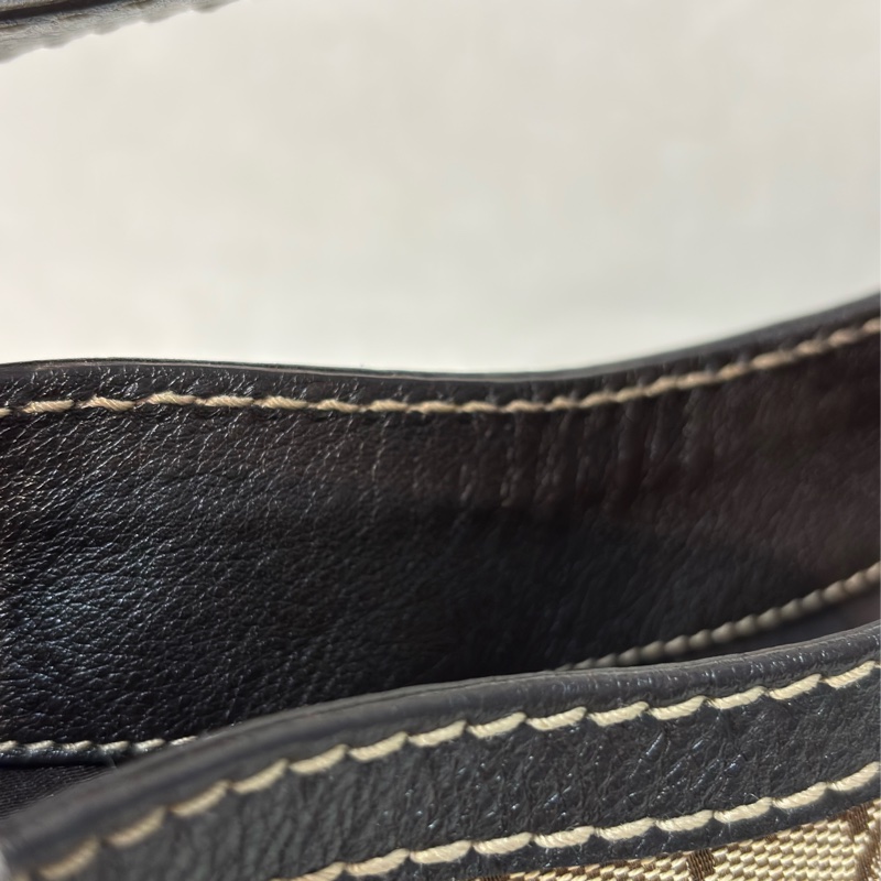 GUCCI 233608 GG LOGO 綠紅綠織帶 老花字紋緹花布 咖啡牛皮 肩背包 HOBO-37