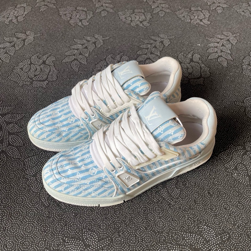 95新 lv trainer白藍牛仔滿印41碼無附件一-0