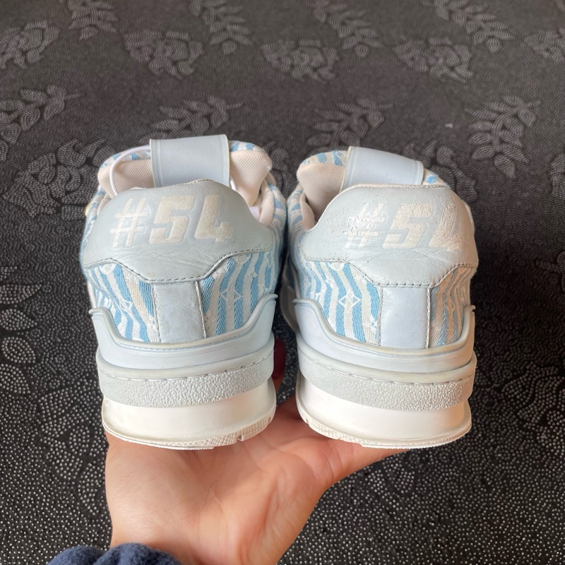 95新 lv trainer白藍牛仔滿印41碼無附件一-2