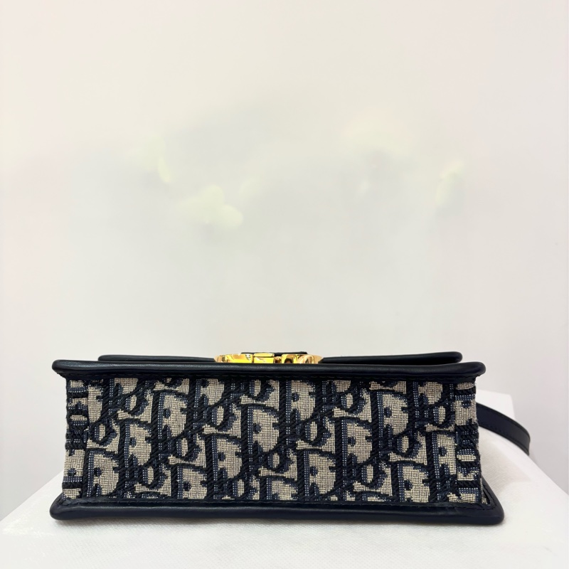 Dior藍緹布刺繡蒙田East Wast鍊包-4