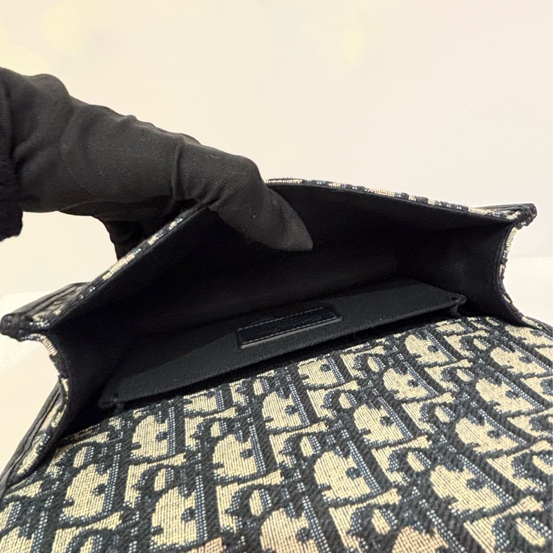 Dior藍緹布刺繡蒙田East Wast鍊包-10