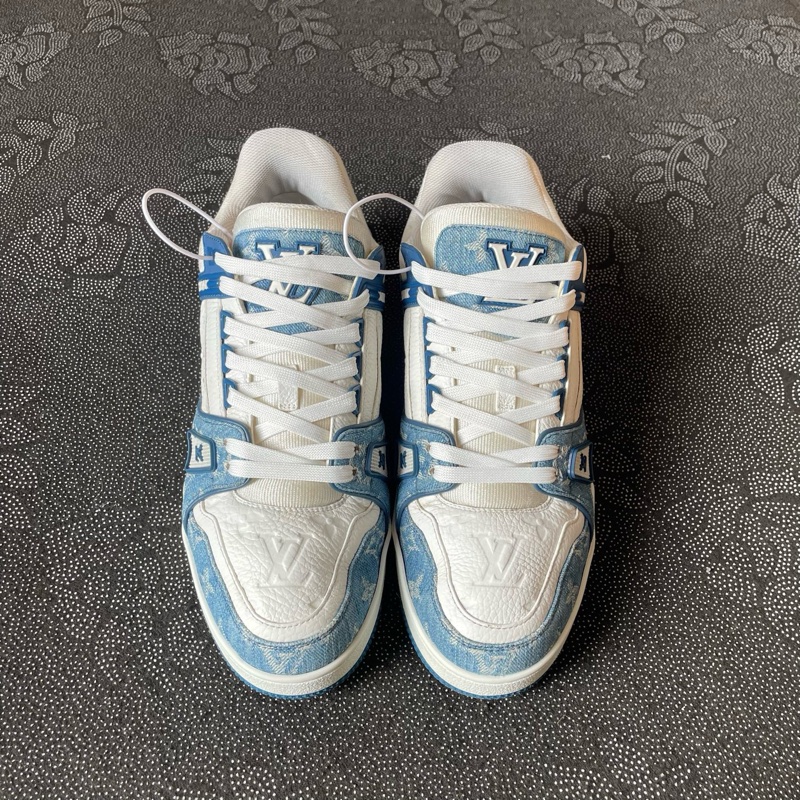 97新lv trainer白藍牛仔42碼無附件-1