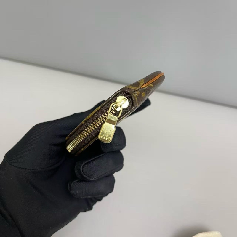 LV 老花村上隆熊貓零錢包 尺寸約10×10 附件塵袋 。-7