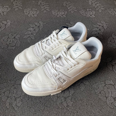 97新lv trainer白水泥44碼 無附件