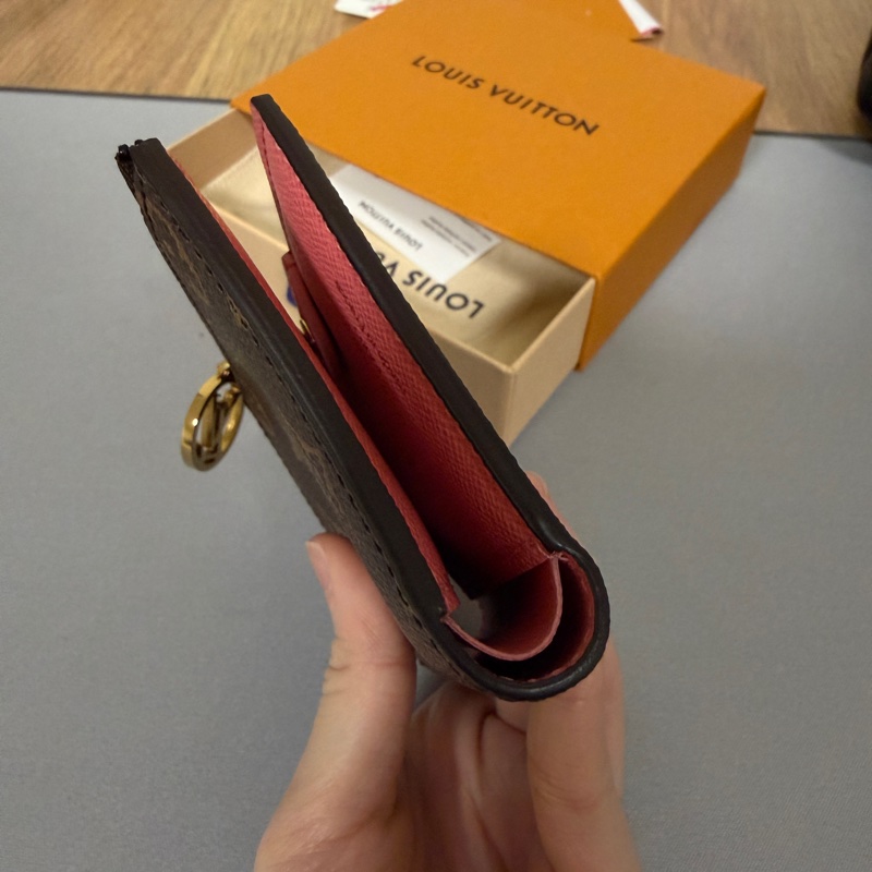 LV 原花金釦Lisa內玫粉色短夾M25692-2