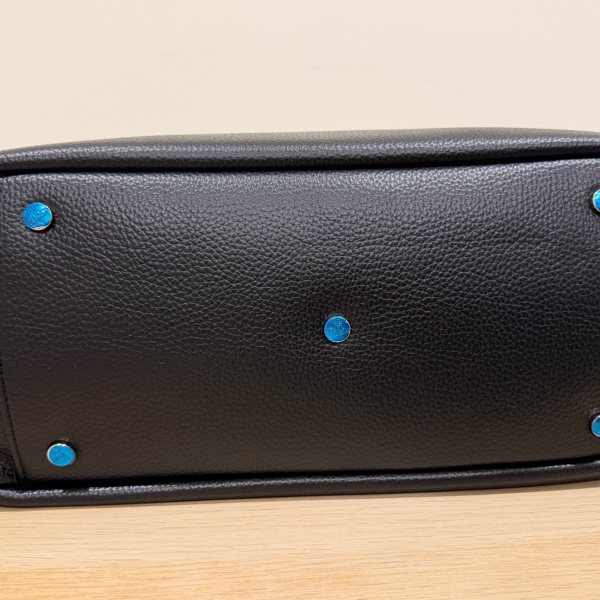 Vivienne Westwood 浮雕Logo肩背包-8