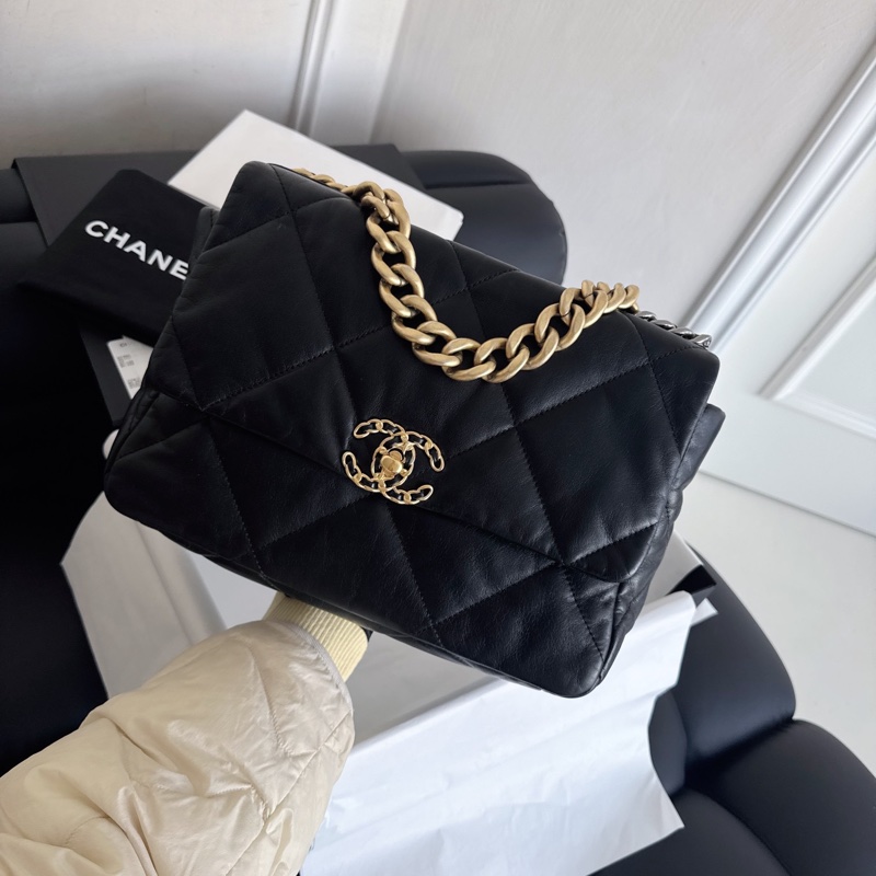 Chanel 黑金 19 Bag-1
