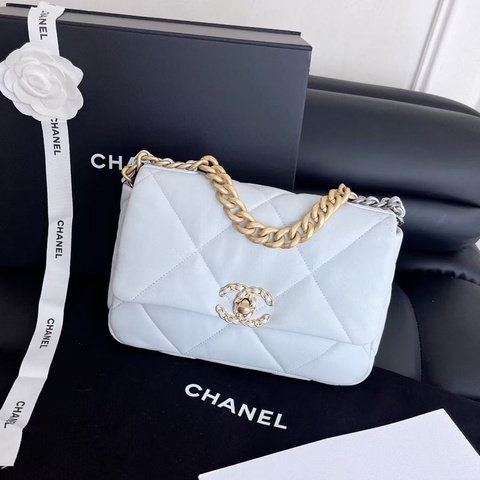 Chanel寶寶藍19 Bag