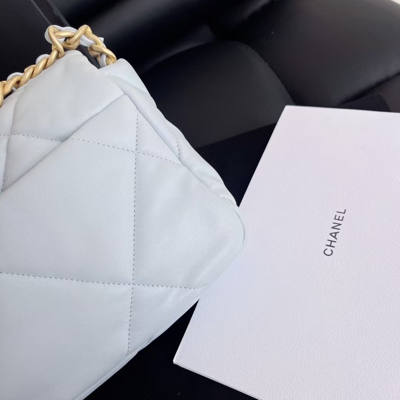 Chanel寶寶藍19 Bag-8