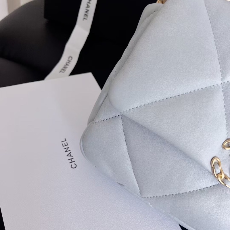 Chanel寶寶藍19 Bag-9
