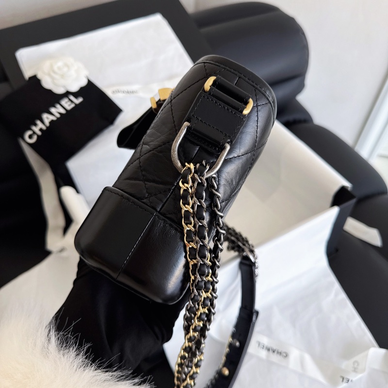Chanel 黑金小號流浪包-2