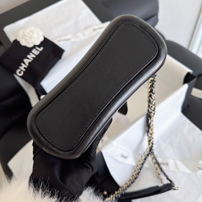 Chanel 黑金小號流浪包-4