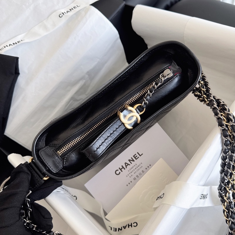 Chanel 黑金小號流浪包-6
