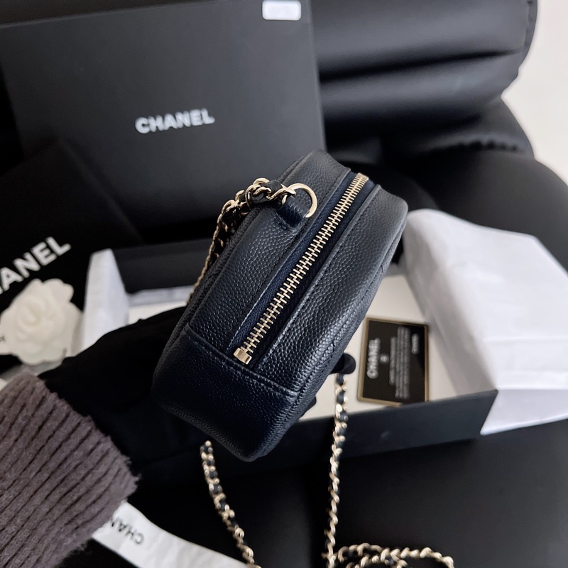 Chanel深藍色金扣荔枝皮小圓餅-7