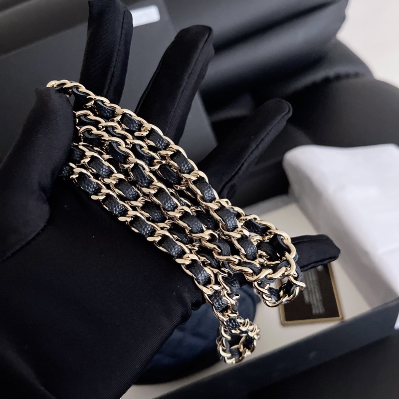 Chanel深藍色金扣荔枝皮小圓餅-8