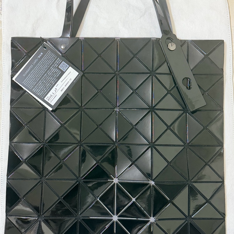 三宅ㄧ生ISSEY MIYAKE 6X6 亮面黑-2