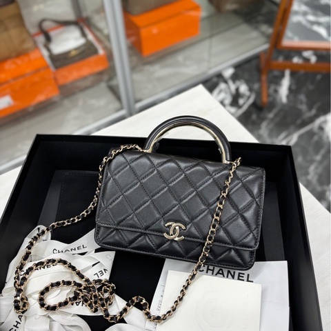 Chanel 22A黑金羊皮 WOC