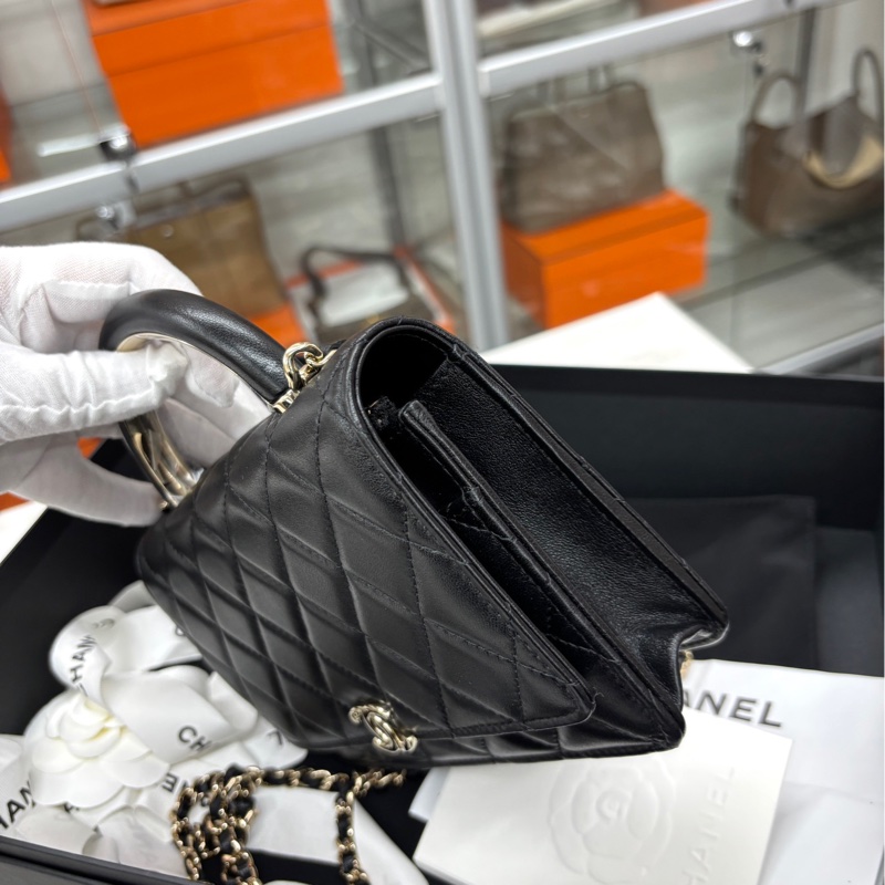 Chanel 22A黑金羊皮 WOC-3