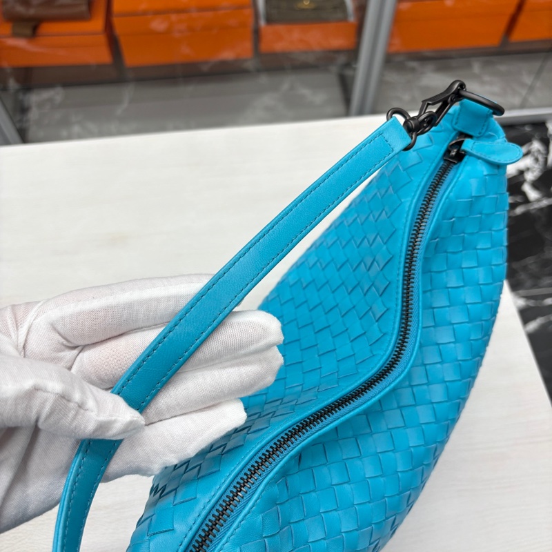 BV油畫藍編織飯盒Hobo-4