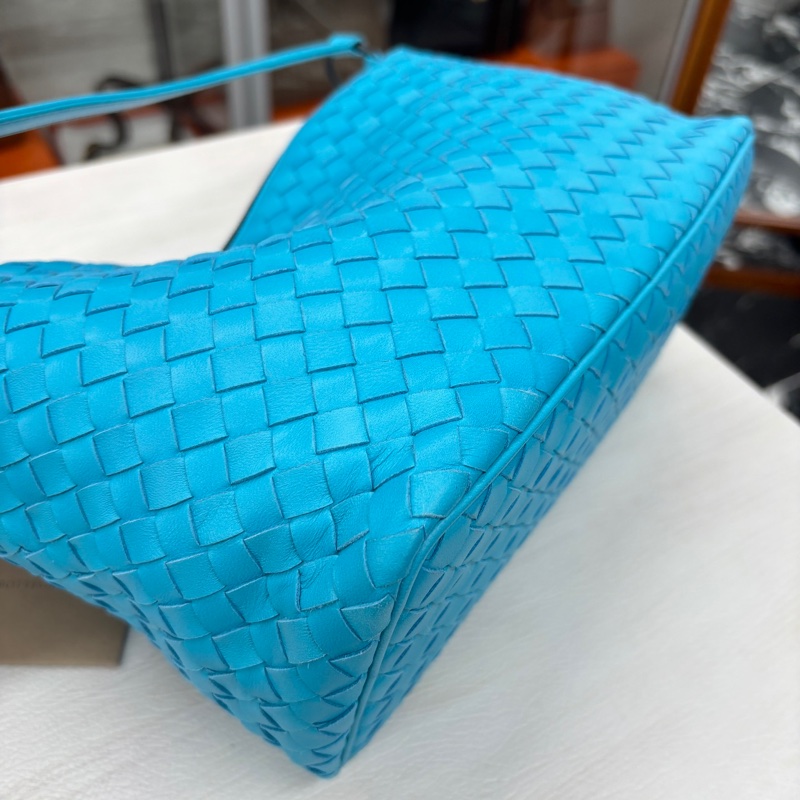 BV油畫藍編織飯盒Hobo-6