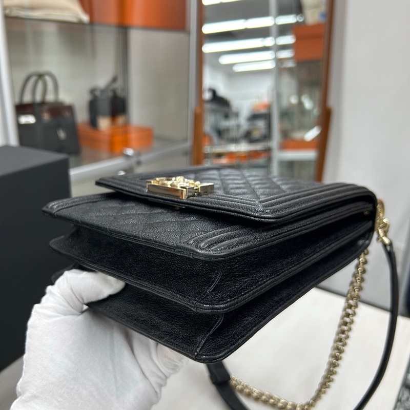 Chanel 黑金豎版 Leboy-5