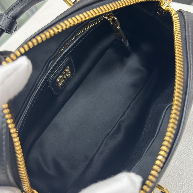 Miu Miu 黑金褶皺保齡球-7