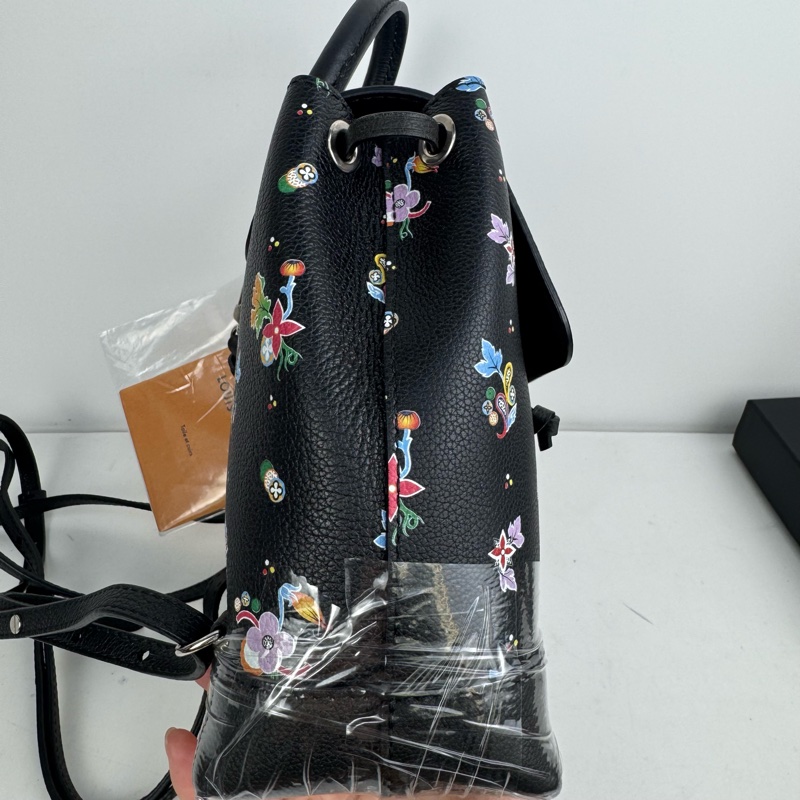 LV 雙肩小書包 秀款小花Lockme雙肩包-10