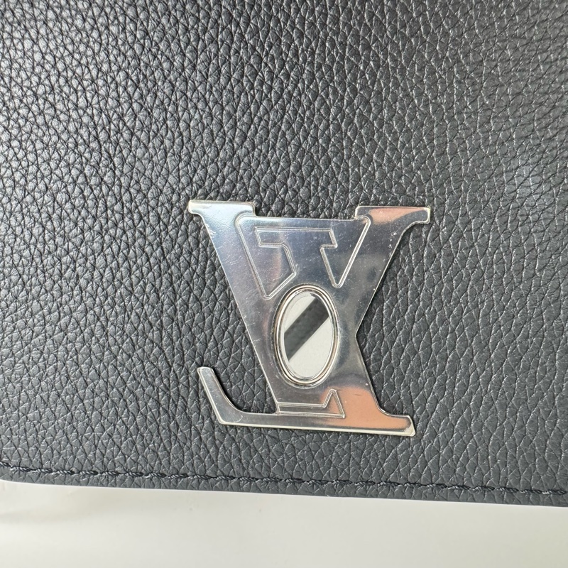 LV 雙肩小書包 秀款小花Lockme雙肩包-14