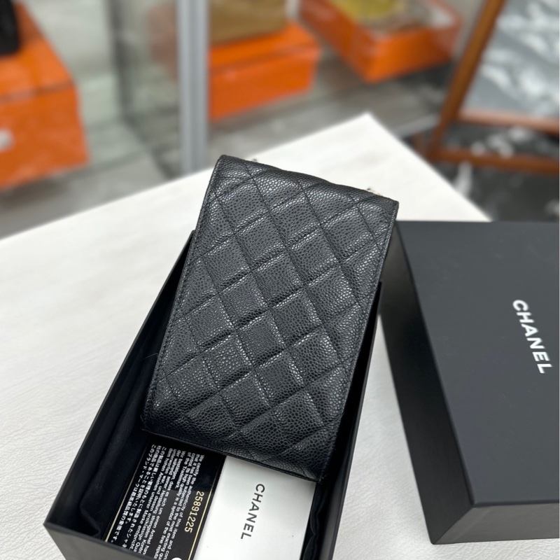 Chanel 黑金荔枝牛皮手機包-3